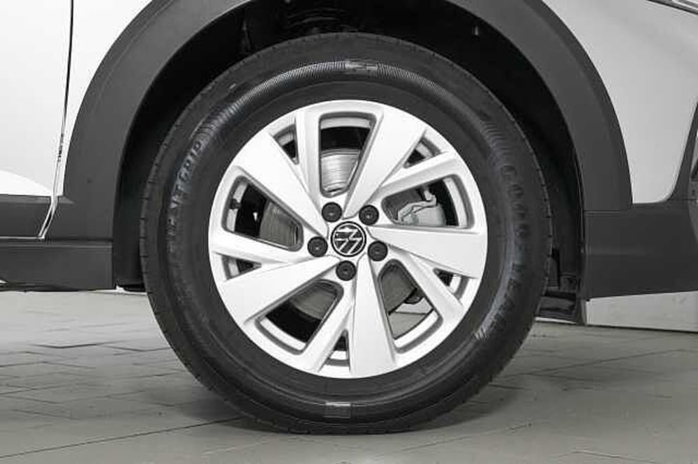 Volkswagen Taigo usata a Como (9)
