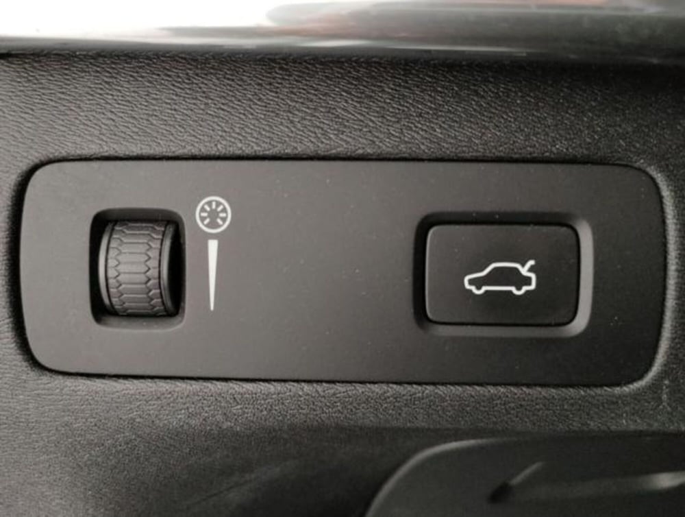 Volvo XC90 usata a Modena (12)