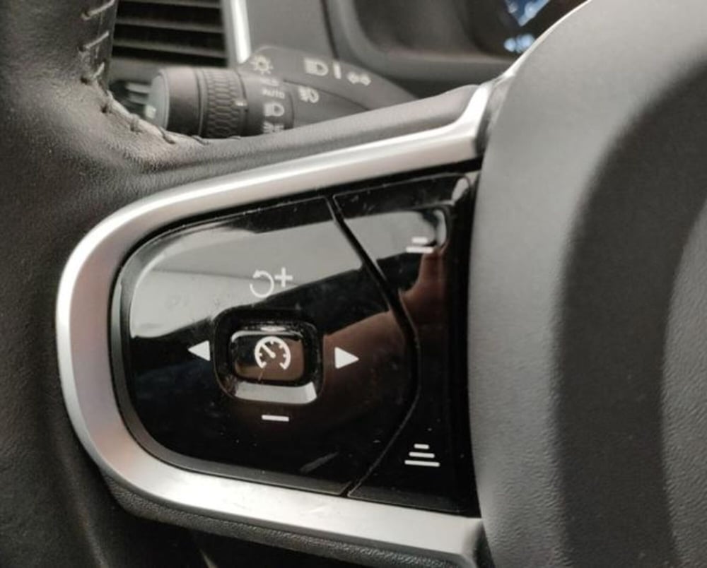 Volvo XC90 usata a Modena (18)