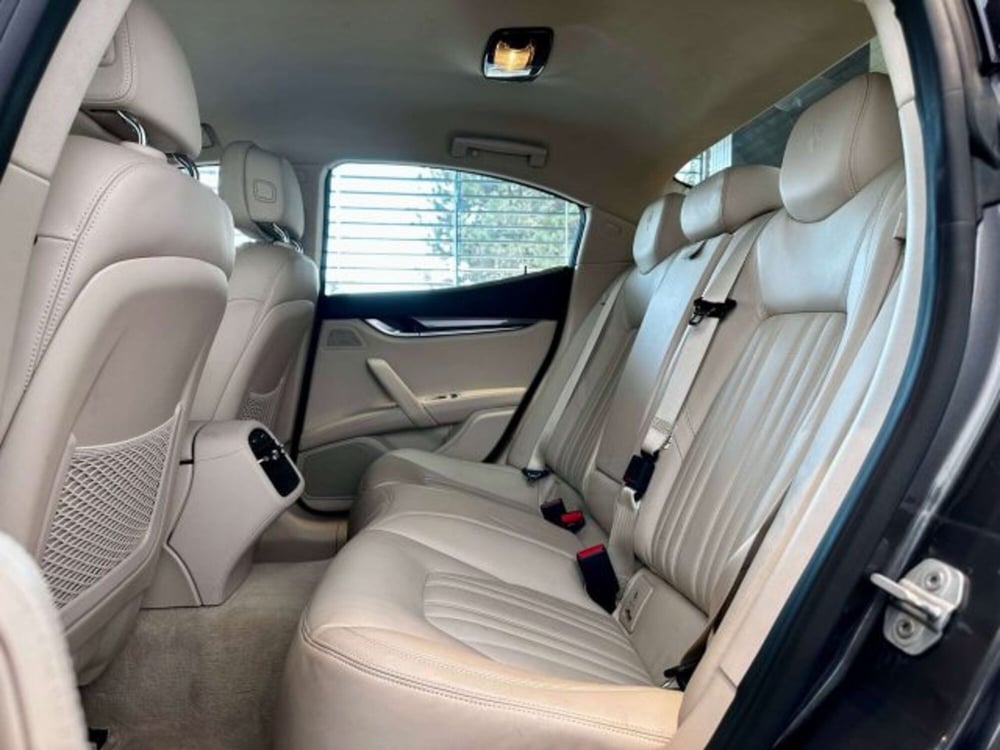 Maserati Ghibli usata a Torino (11)