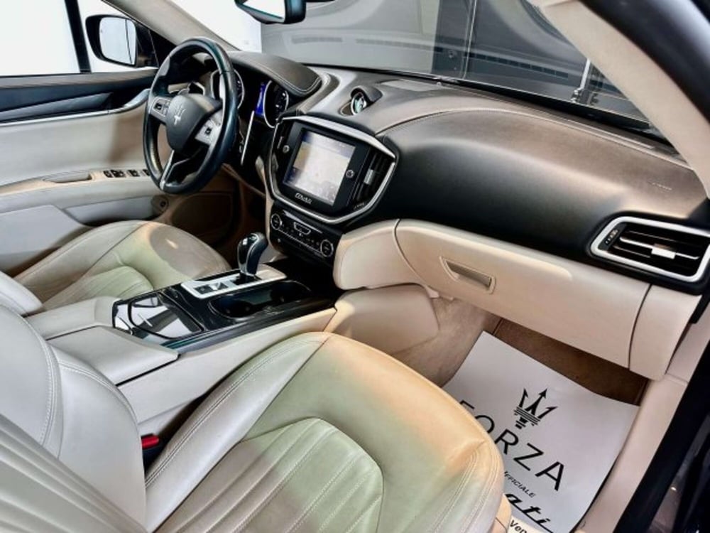 Maserati Ghibli usata a Torino (12)
