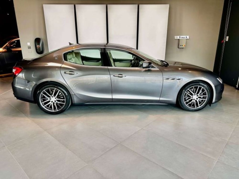 Maserati Ghibli usata a Torino (4)