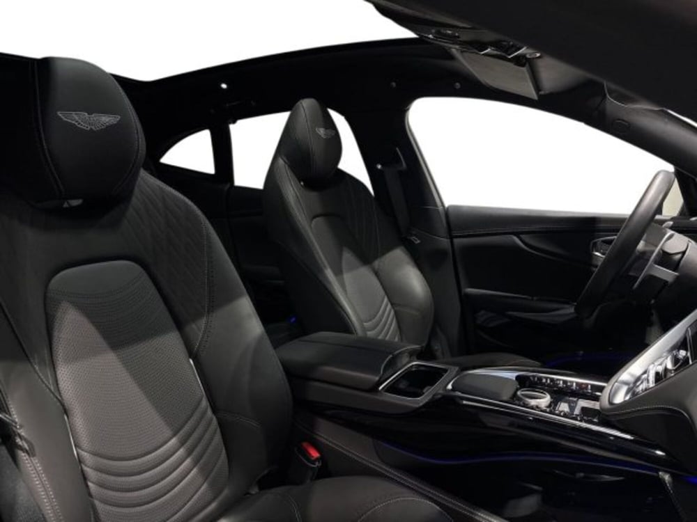 Aston Martin DBX usata a Bologna (16)