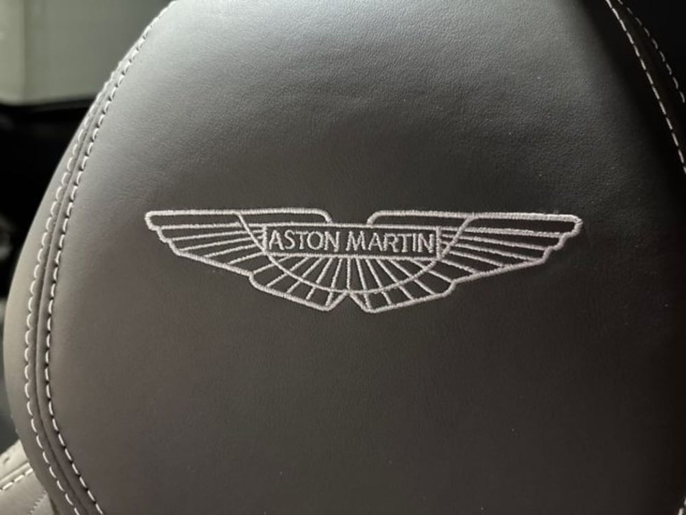 Aston Martin DBX usata a Bologna (18)