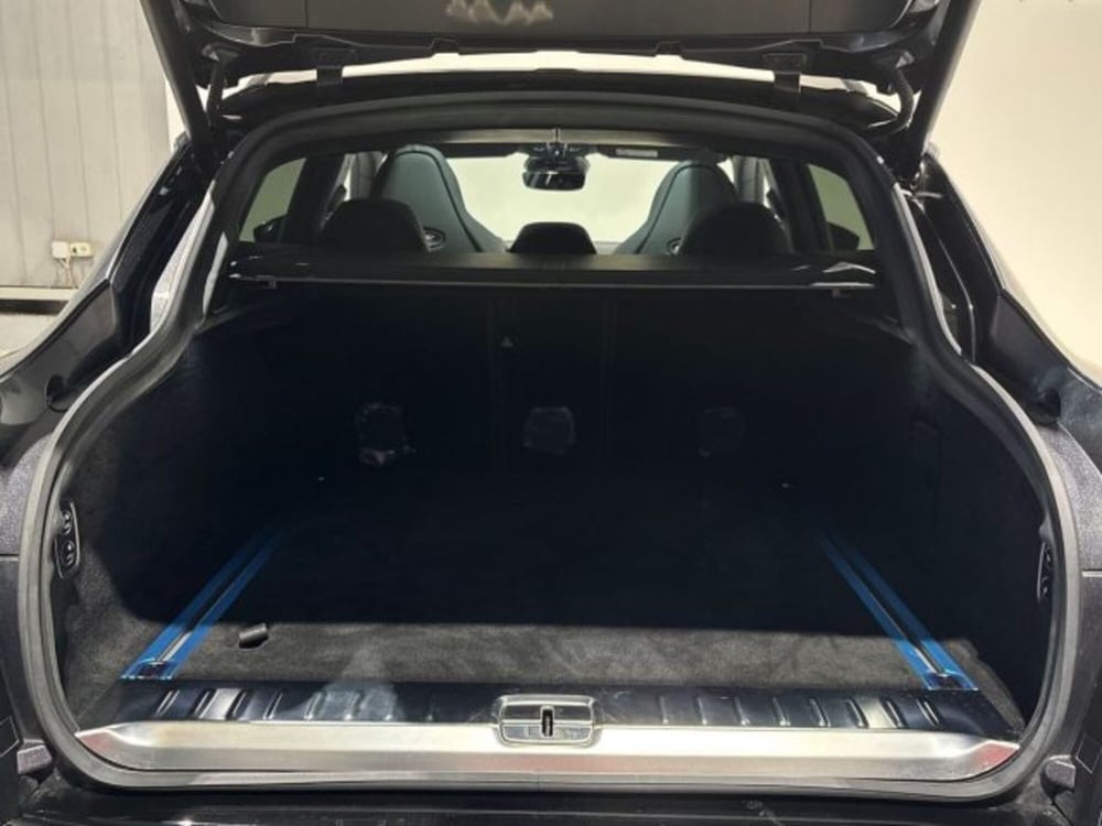 Aston Martin DBX usata a Bologna (7)