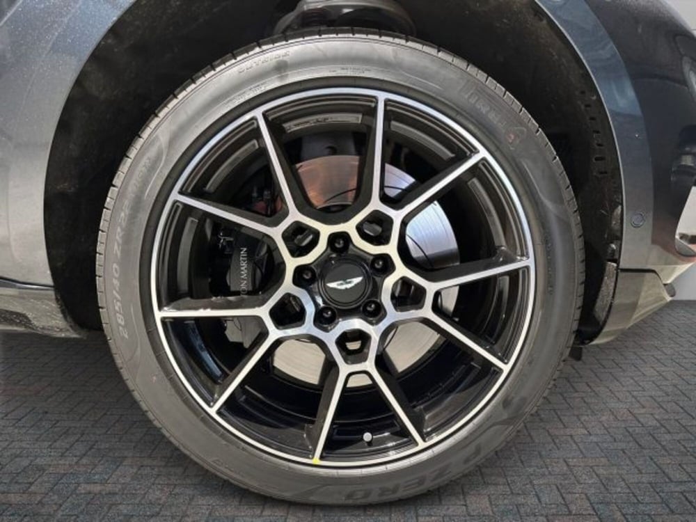 Aston Martin DBX usata a Bologna (8)