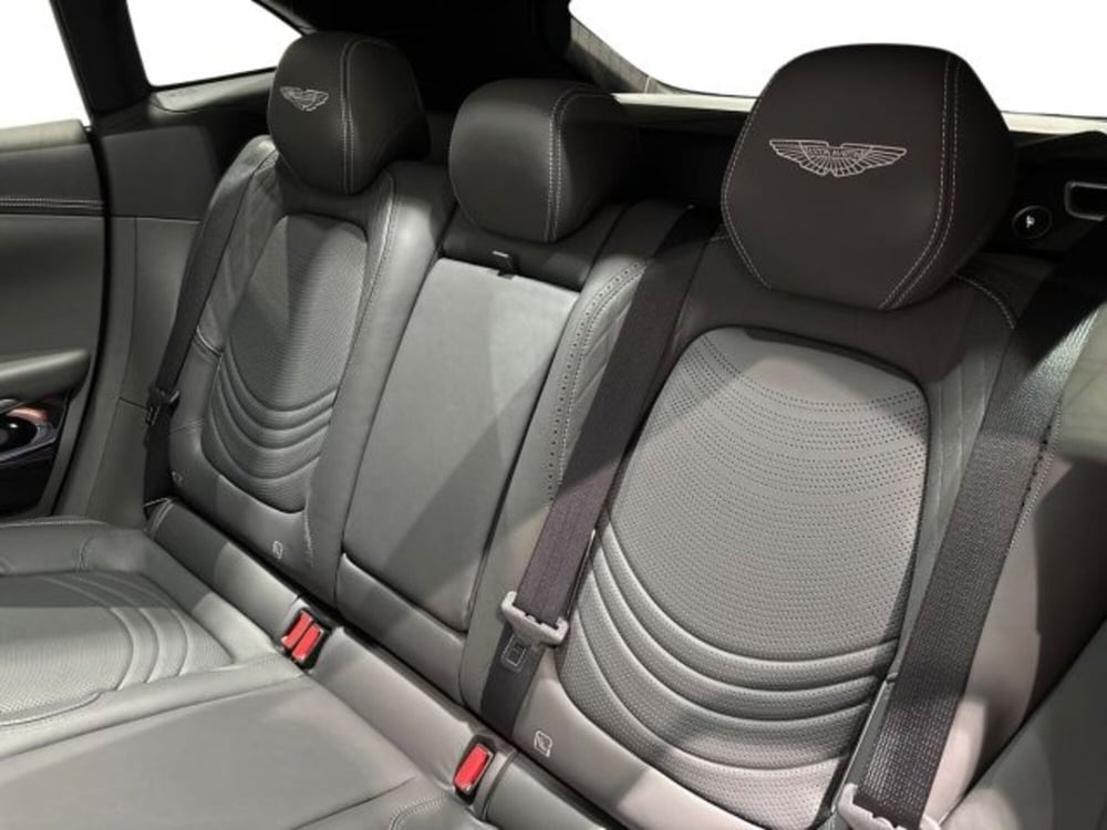 Aston Martin DBX usata a Bologna (9)