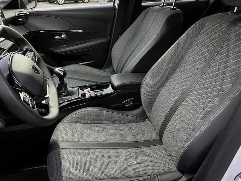 Peugeot 208 usata a Roma (10)