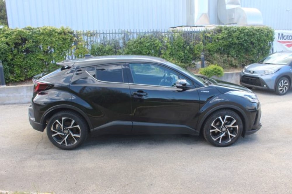 Toyota Toyota C-HR usata a Roma (14)