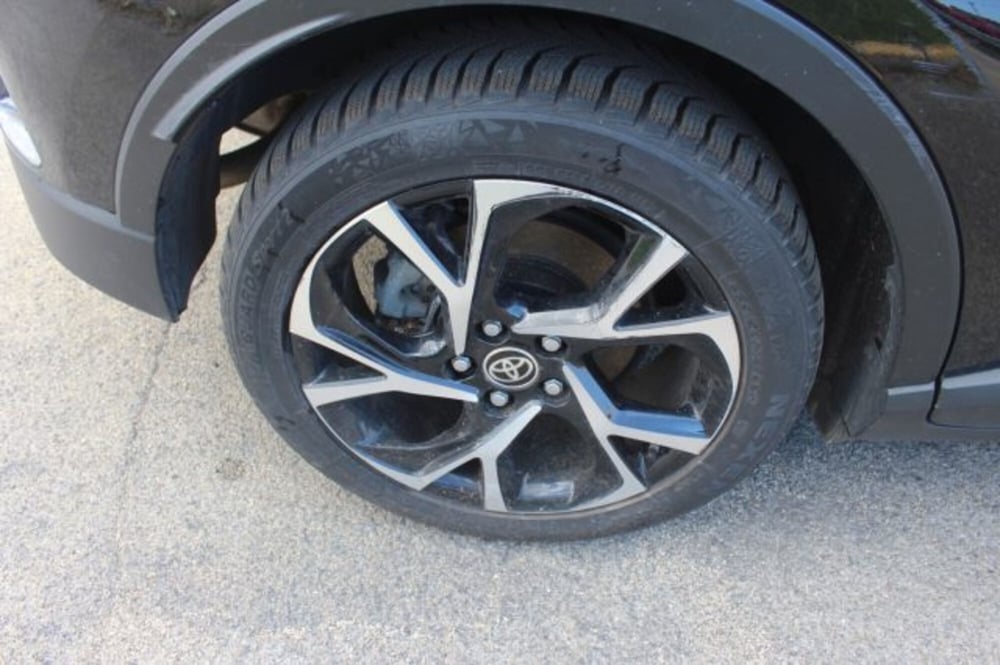 Toyota Toyota C-HR usata a Roma (15)