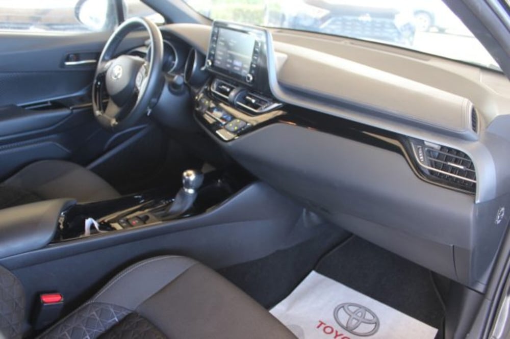 Toyota Toyota C-HR usata a Roma (6)