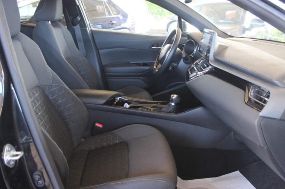 Toyota Toyota C-HR usata a Roma (7)