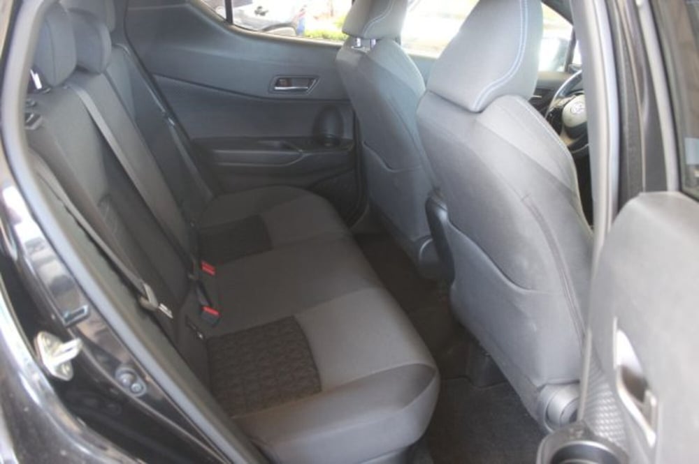 Toyota Toyota C-HR usata a Roma (8)