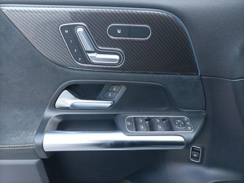Mercedes-Benz GLA SUV usata a Milano (16)