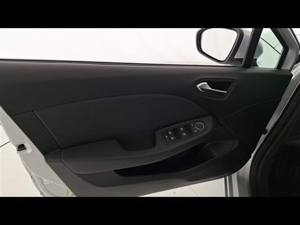 Renault Clio usata a Milano (9)