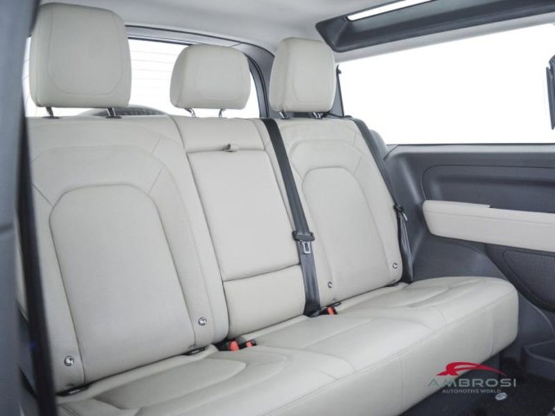 Land Rover Defender usata a Perugia (11)