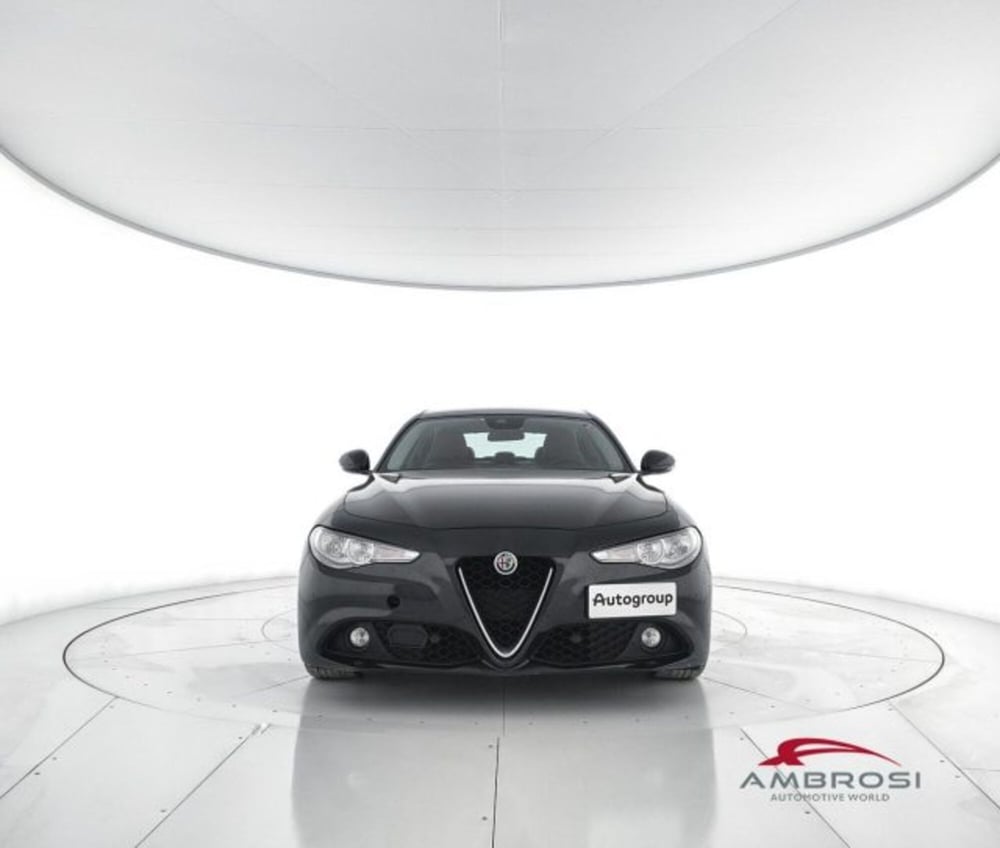 Alfa Romeo Giulia usata a Perugia (5)
