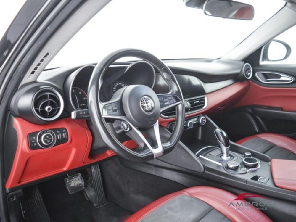 Alfa Romeo Giulia usata a Perugia (8)