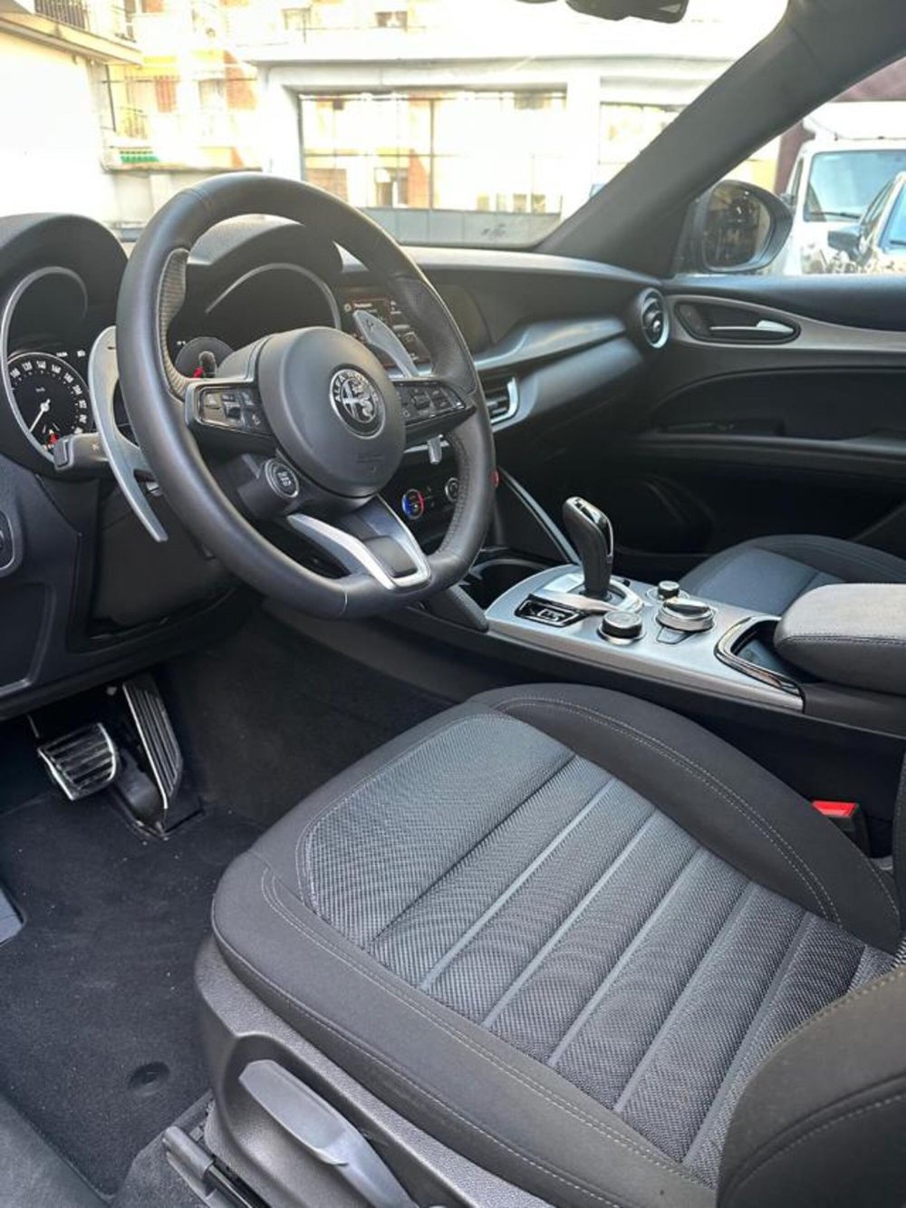 Alfa Romeo Stelvio usata a Torino (10)