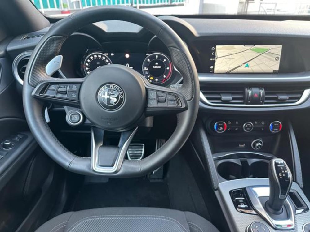 Alfa Romeo Stelvio usata a Torino (11)