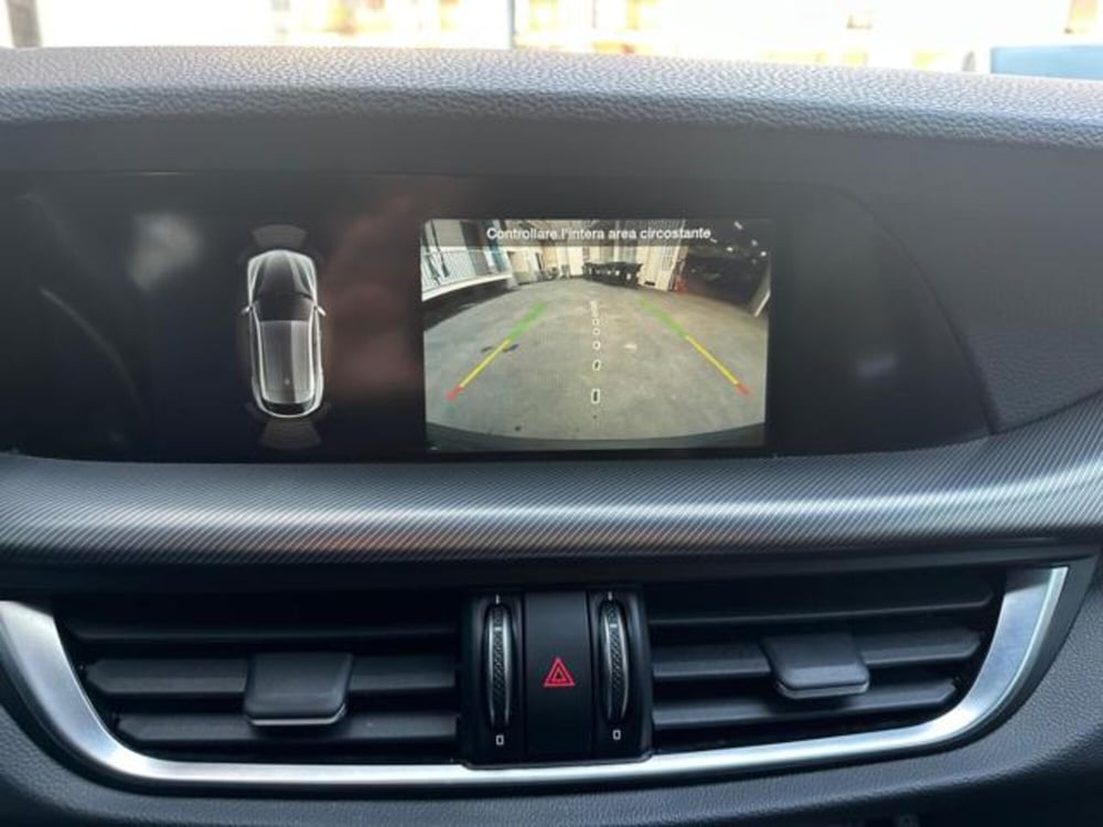 Alfa Romeo Stelvio usata a Torino (12)