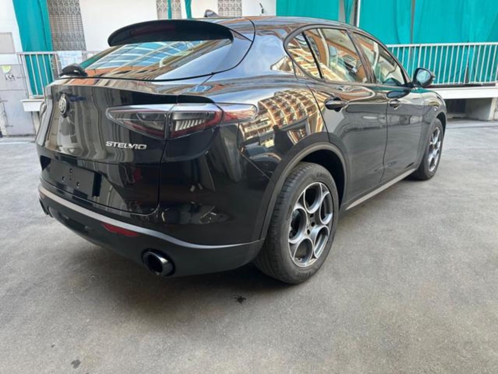 Alfa Romeo Stelvio usata a Torino (4)
