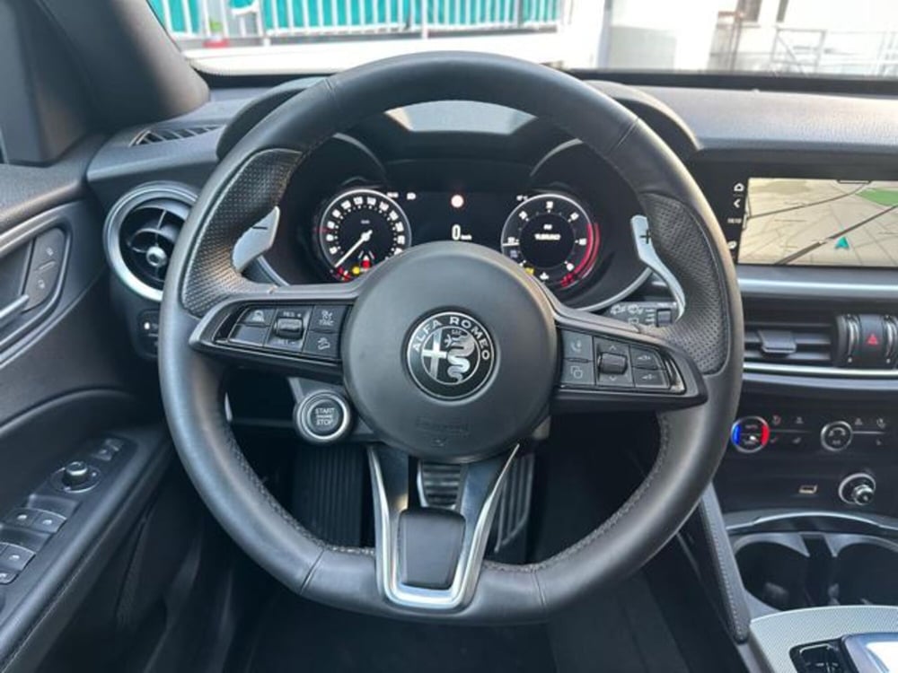 Alfa Romeo Stelvio usata a Torino (8)