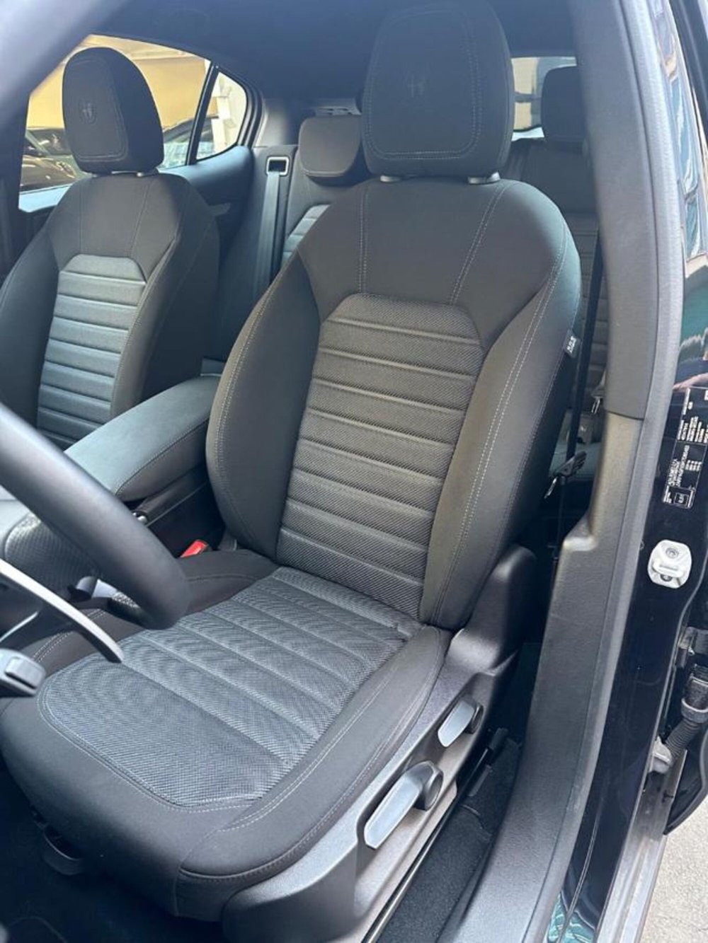 Alfa Romeo Stelvio usata a Torino (9)