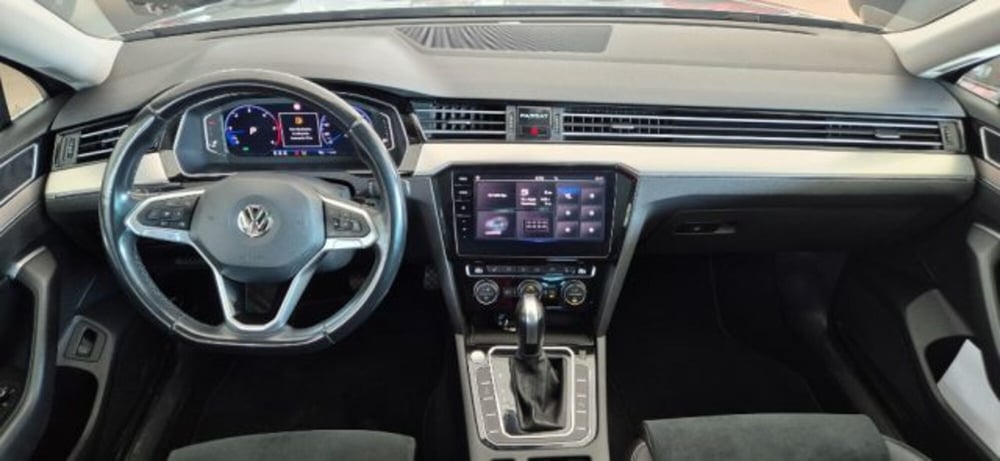 Volkswagen Passat Variant usata a Oristano (9)