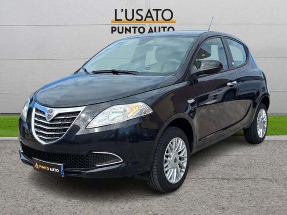 Lancia Ypsilon usata a Ancona