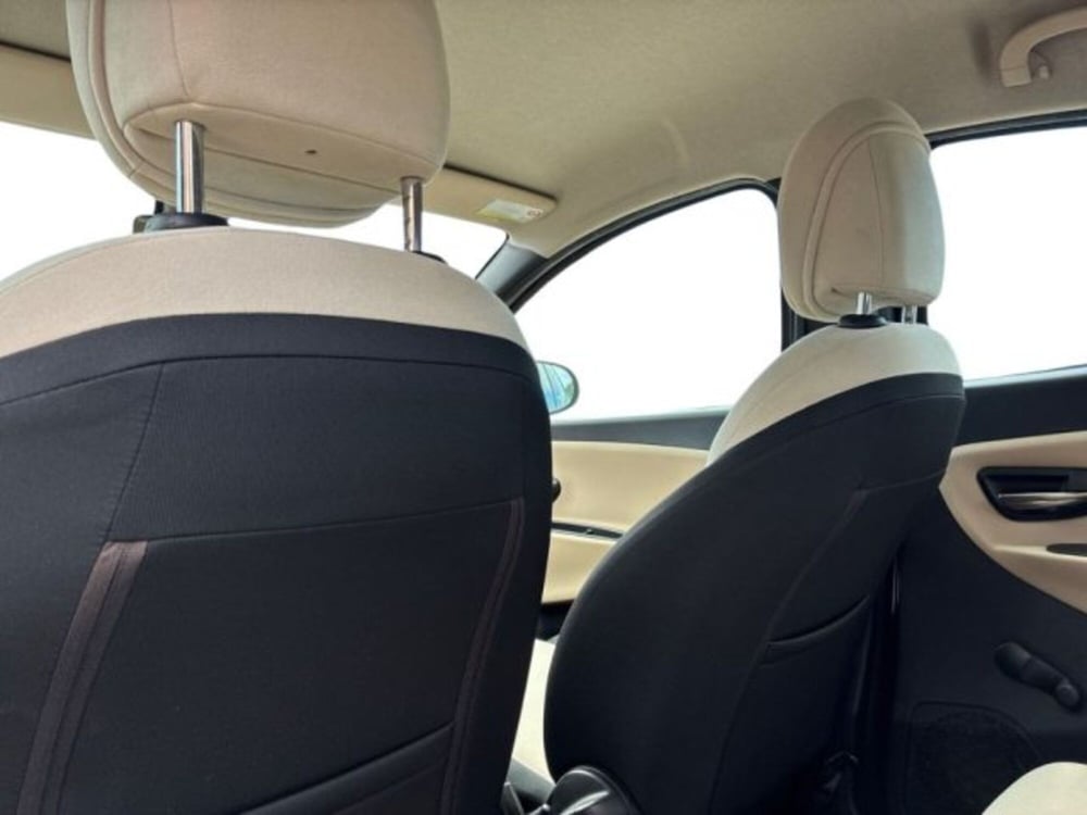 Lancia Ypsilon usata a Ancona (17)