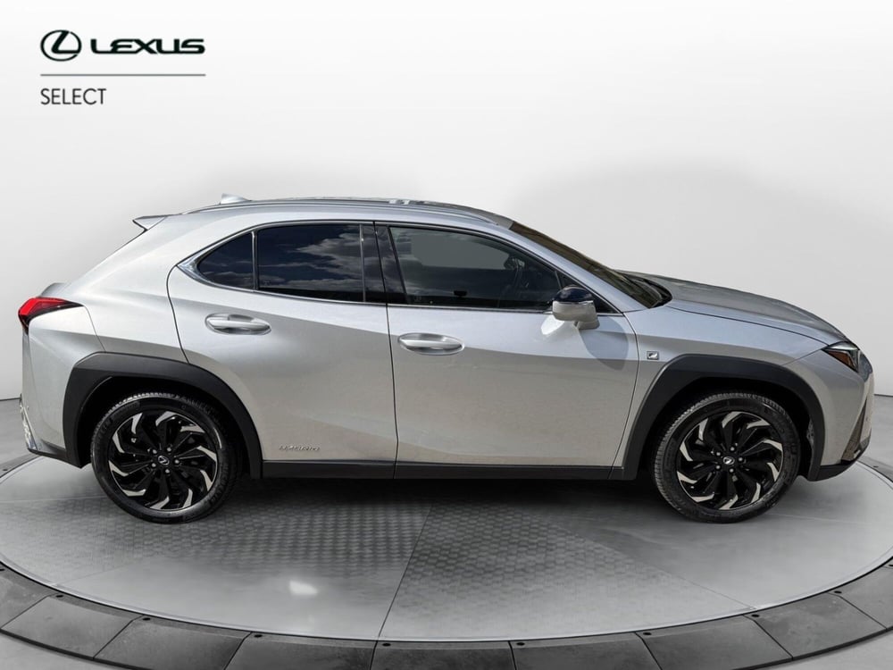 Lexus UX usata a Como (12)