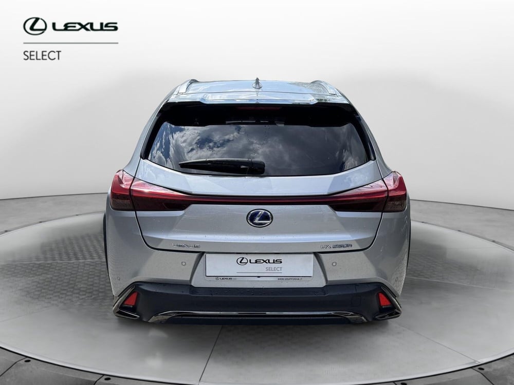 Lexus UX usata a Como (4)