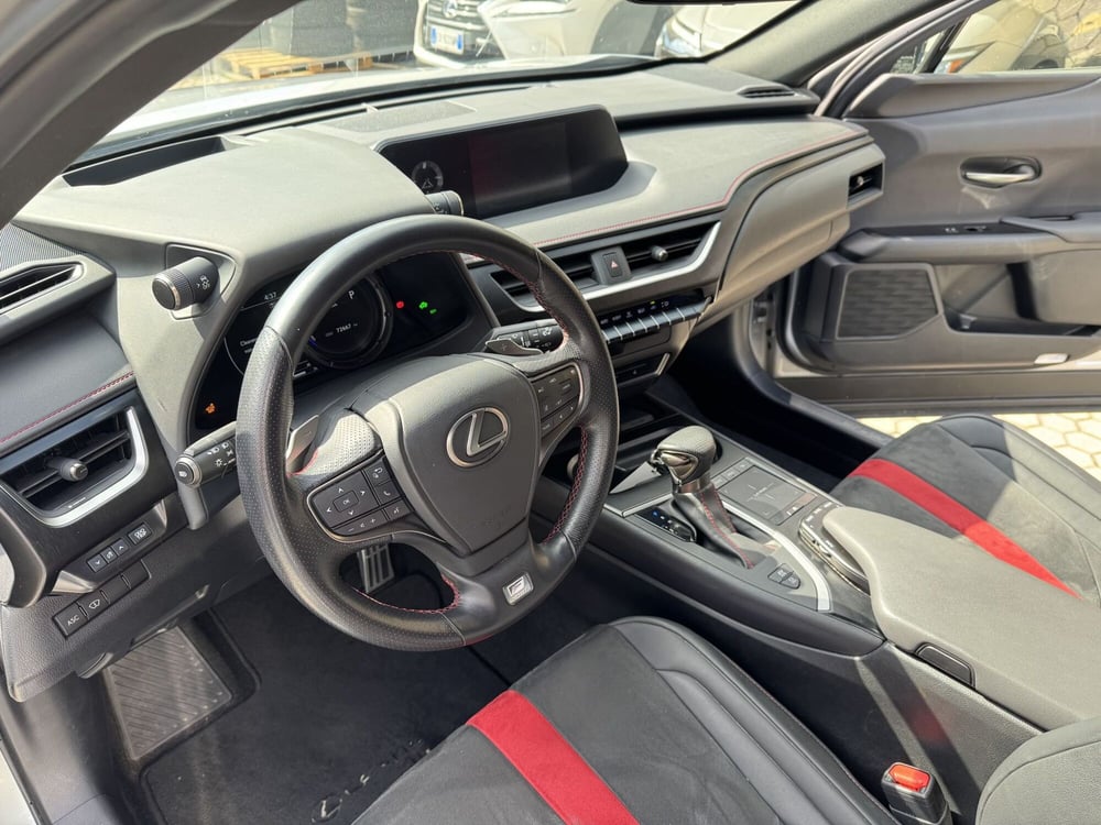 Lexus UX usata a Como (7)