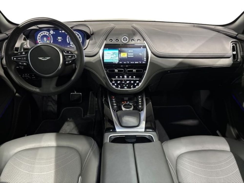 Aston Martin DBX usata a Bologna (13)