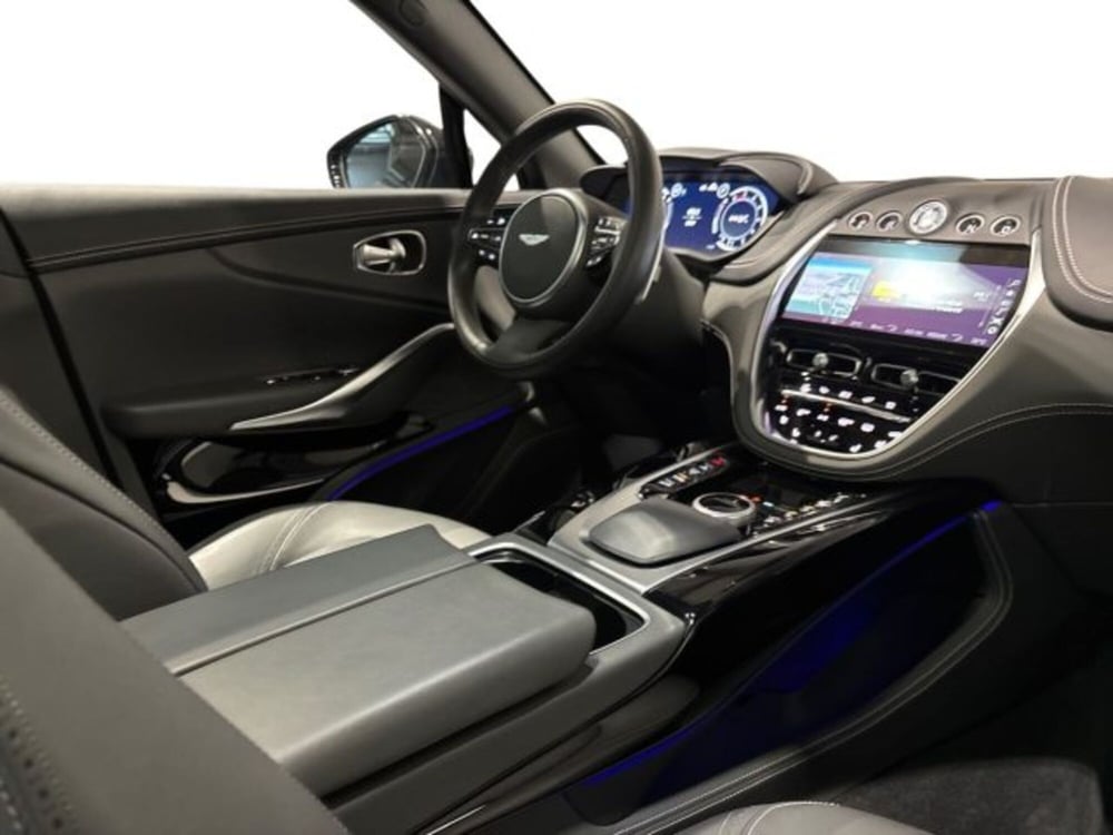 Aston Martin DBX usata a Bologna (15)