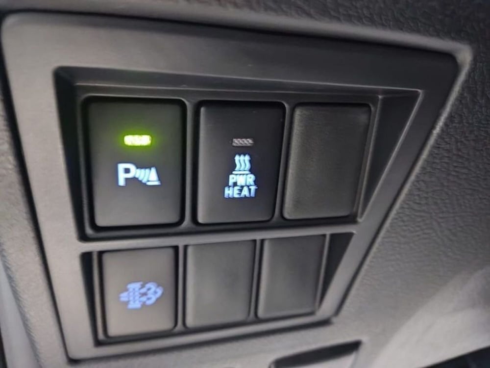 Toyota Hilux nuova a Vicenza (14)