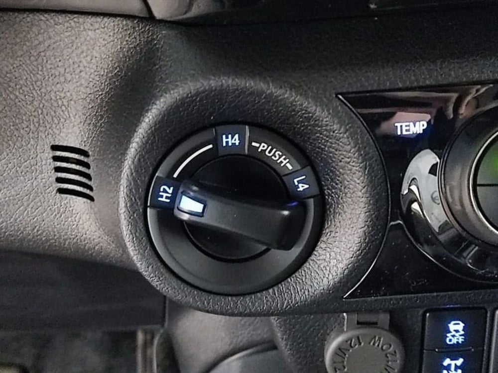 Toyota Hilux nuova a Vicenza (16)