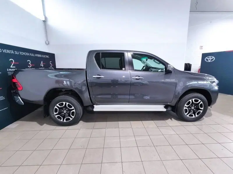 Toyota Hilux nuova a Vicenza (4)
