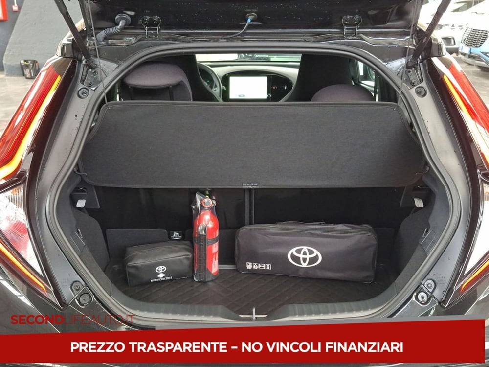 Toyota Aygo X nuova a Roma (15)