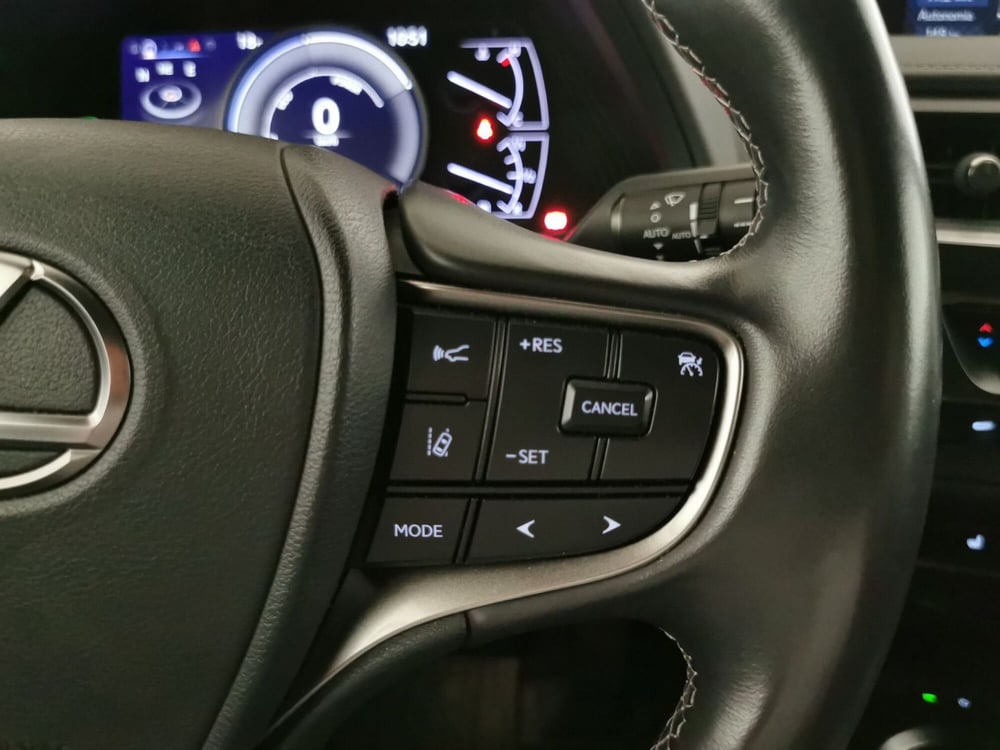 Lexus UX usata a Chieti (11)