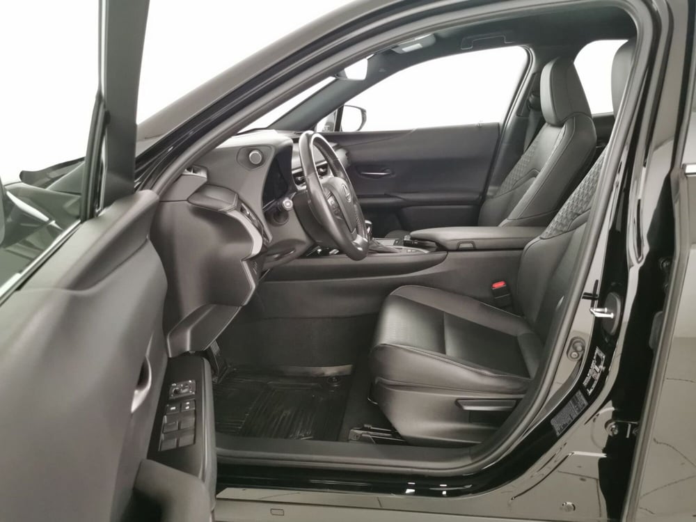 Lexus UX usata a Chieti (5)