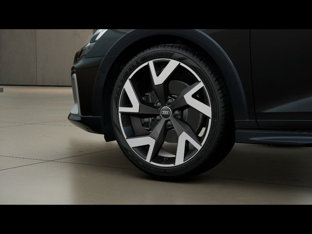 Audi A3 allstreet nuova a Livorno (7)