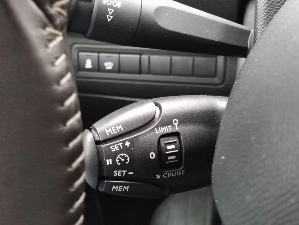 Peugeot 308 SW usata a Como (11)