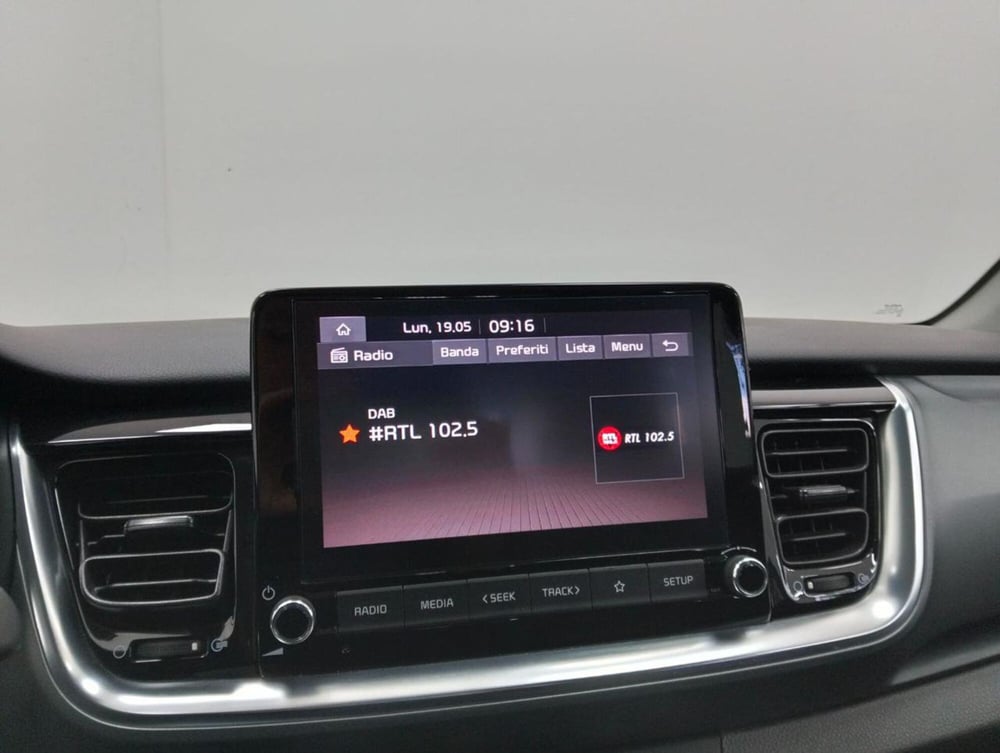 Kia Stonic usata a Como (13)
