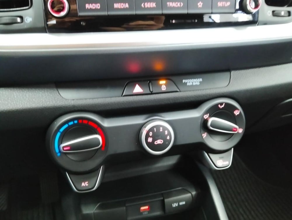 Kia Stonic usata a Como (17)