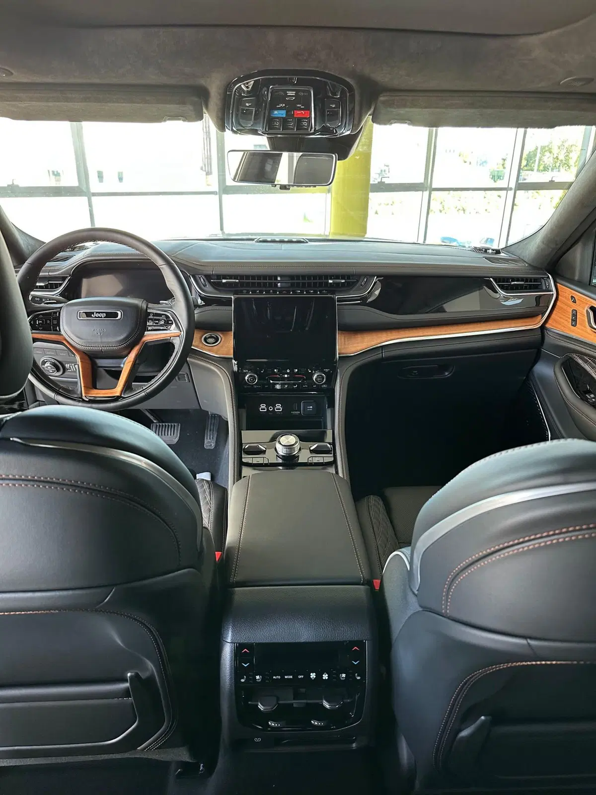 Jeep Grand Cherokee nuova a Pisa (5)
