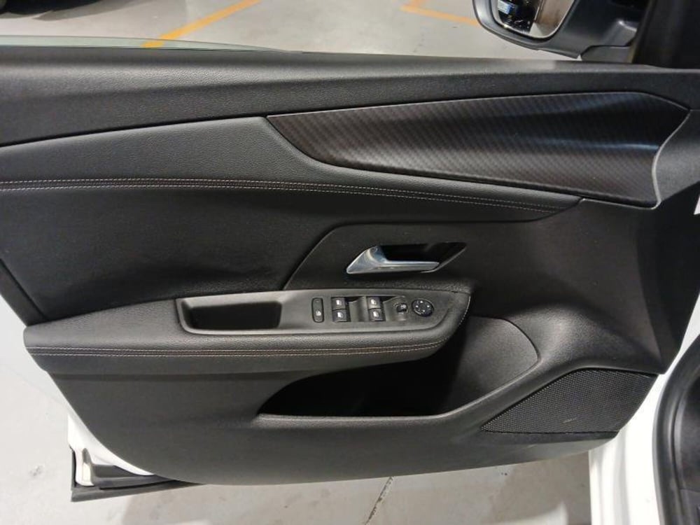 Opel Mokka usata a Genova (12)