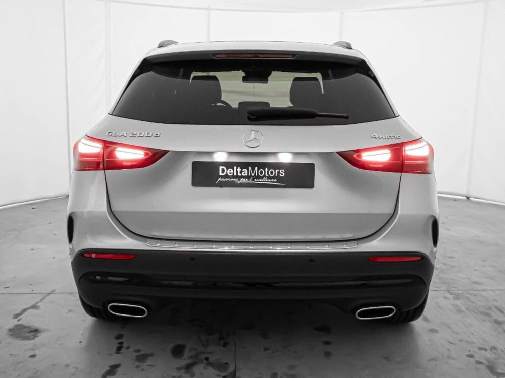 Mercedes-Benz GLA SUV nuova a Macerata (8)