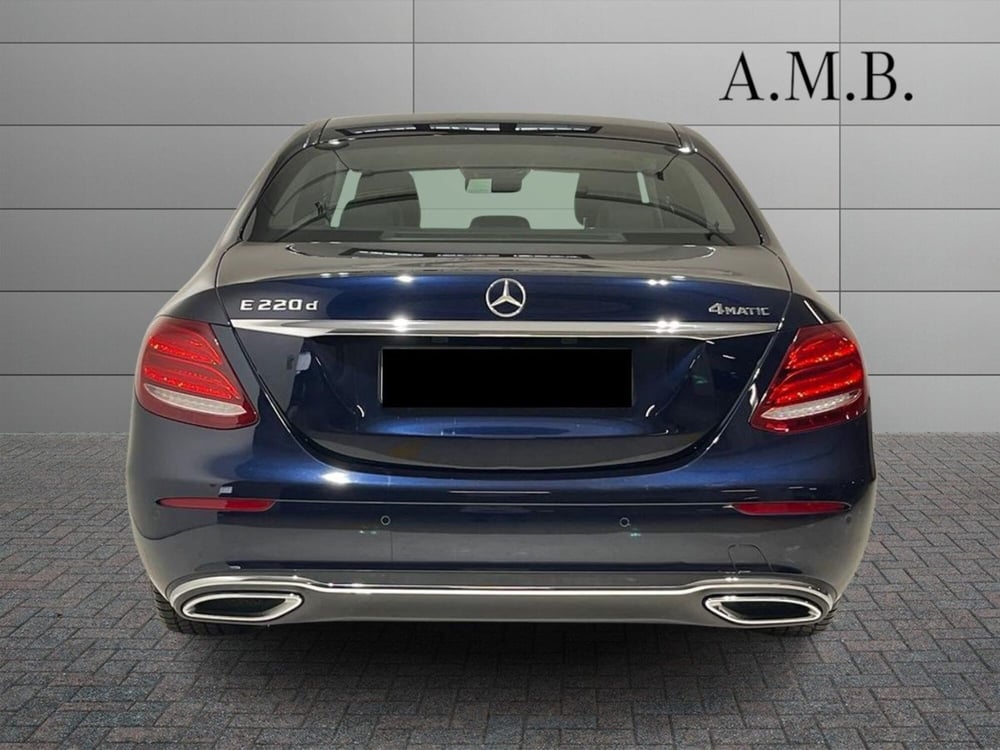 Mercedes-Benz Classe E usata a Napoli (4)